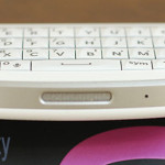 BlackBerry Q10 bottom