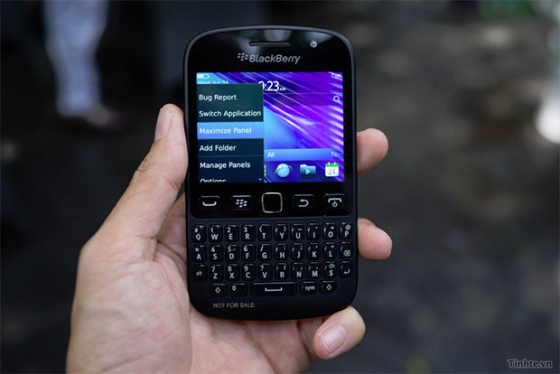 Rumoured BlackBerry Curve 9720
