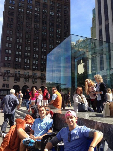 Apple iPhone 5S lineups have begun