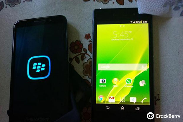 Rumoured Blackberry Z30 next to Sony Xperia Z1