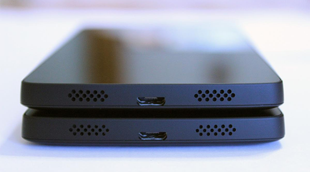 Google Nexus 5 speaker holes comparison