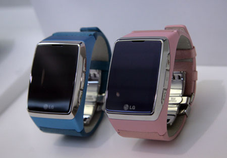 LG-GD910 smartwatch