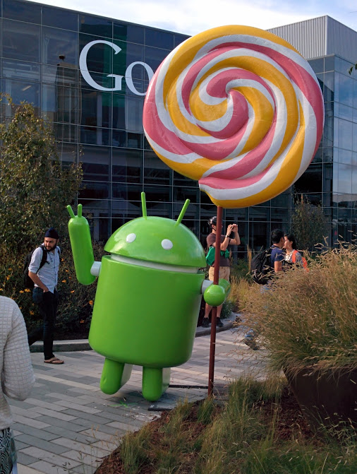 Android Lollipop statue